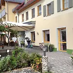 מלון Landhotel-gasthof Gruener Baum