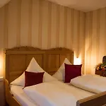 Landhotel-gasthof Gruener Baum מלון 3*