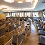 Landhotel-gasthof Gruener Baum מלון הרסברוק