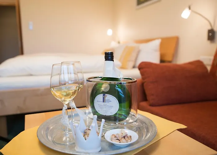 Hotel Landhotel-gasthof Gruener Baum 3*