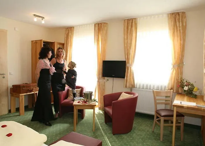 Landhotel-gasthof Gruener Baum Hotel Hersbruck