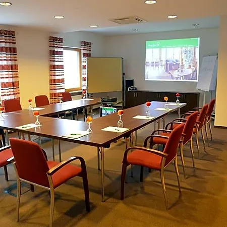 Landhotel-gasthof Gruener Baum 3* 헤르스브루크