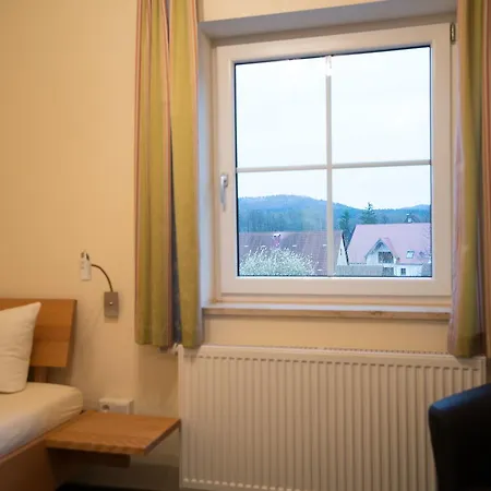 Landhotel-gasthof Gruener Baum 호텔