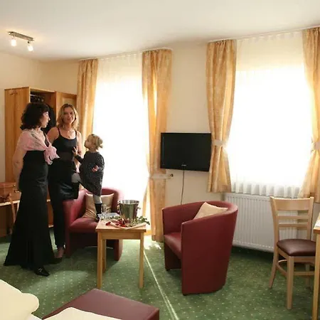 Landhotel-gasthof Gruener Baum 호텔 헤르스브루크